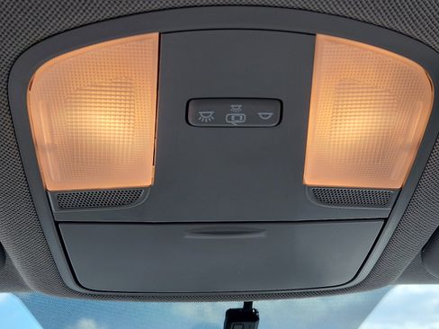 Used 2018 Hyundai Elantra SE image 22