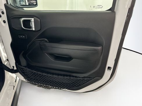 Used 2023 Jeep Wrangler Unlimited w/ Cold Weather Group image 29