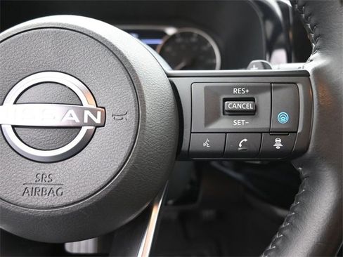 Used 2025 Nissan Pathfinder SV image 27