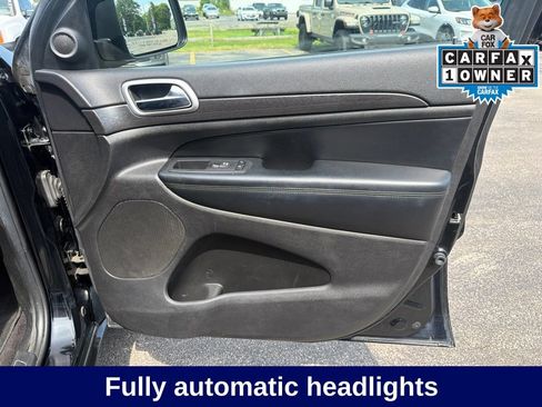 Used 2018 Jeep Grand Cherokee Altitude AWD/4WD image 22