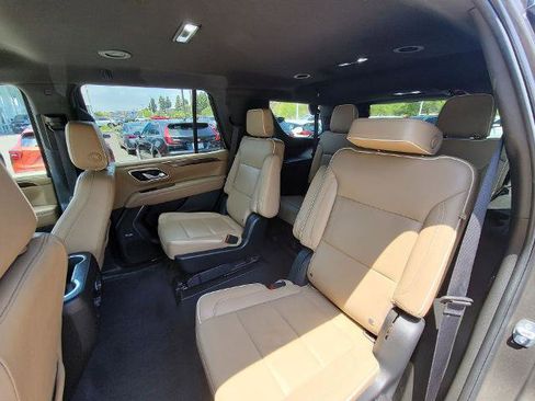 Used 2021 Chevrolet Tahoe Premier AWD/4WD image 24
