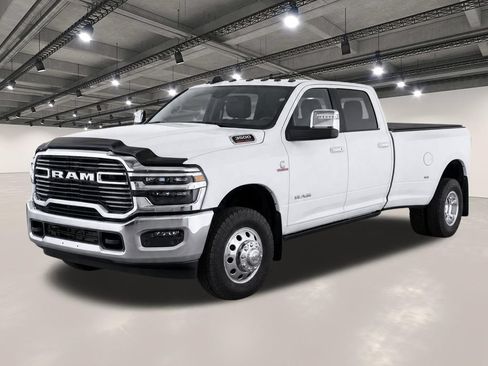 Used 2025 RAM 3500 Laramie AWD/4WD image 1