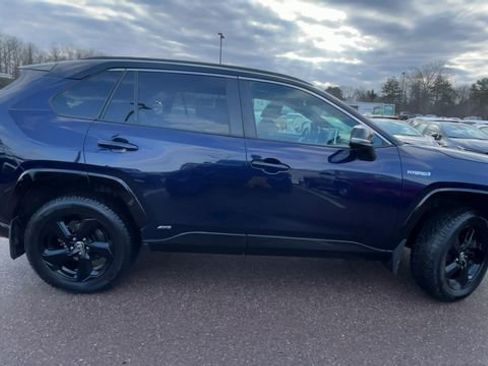 Used 2021 Toyota RAV4 XSE image 9