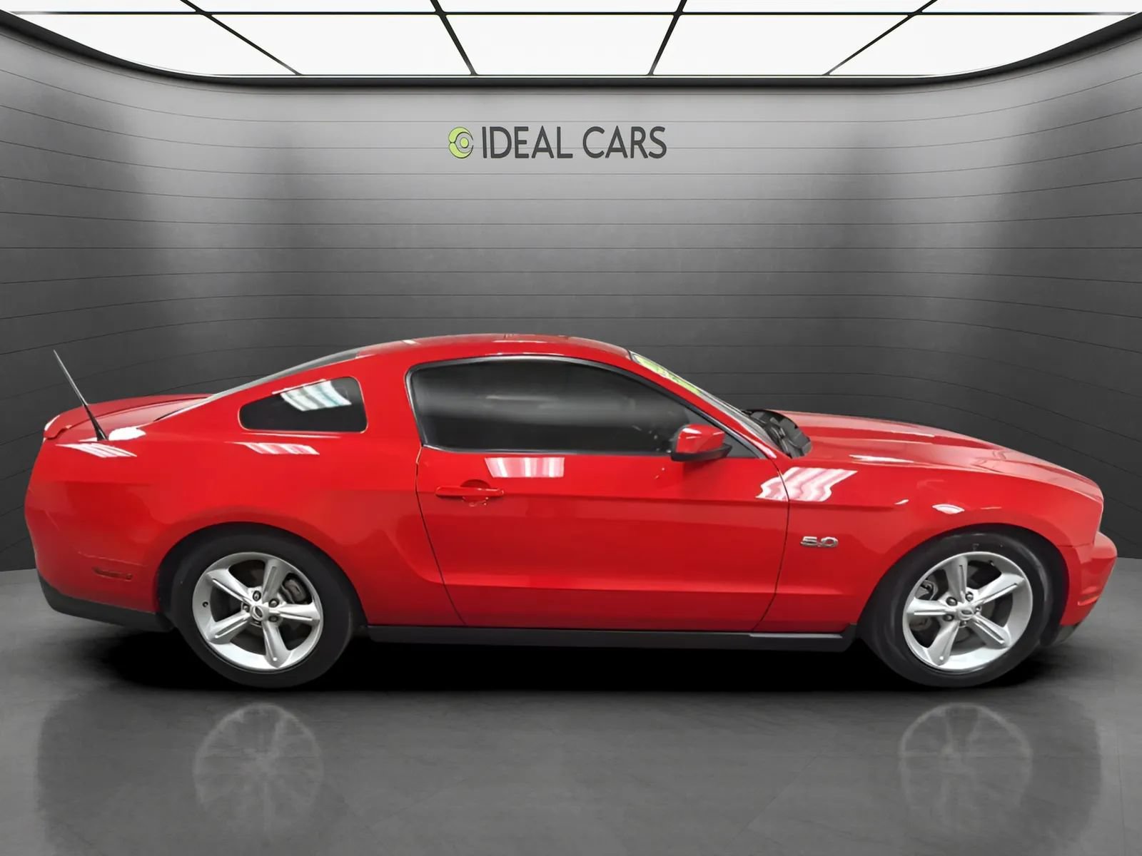 Used 2012 Ford Mustang GT RWD image 4