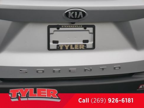 Used 2021 Kia Sorento S w/ Panoramic Sunroof Package AWD/4WD image 17