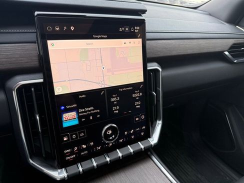 Used 2025 GMC Acadia Denali w/ Super Cruise Package image 12