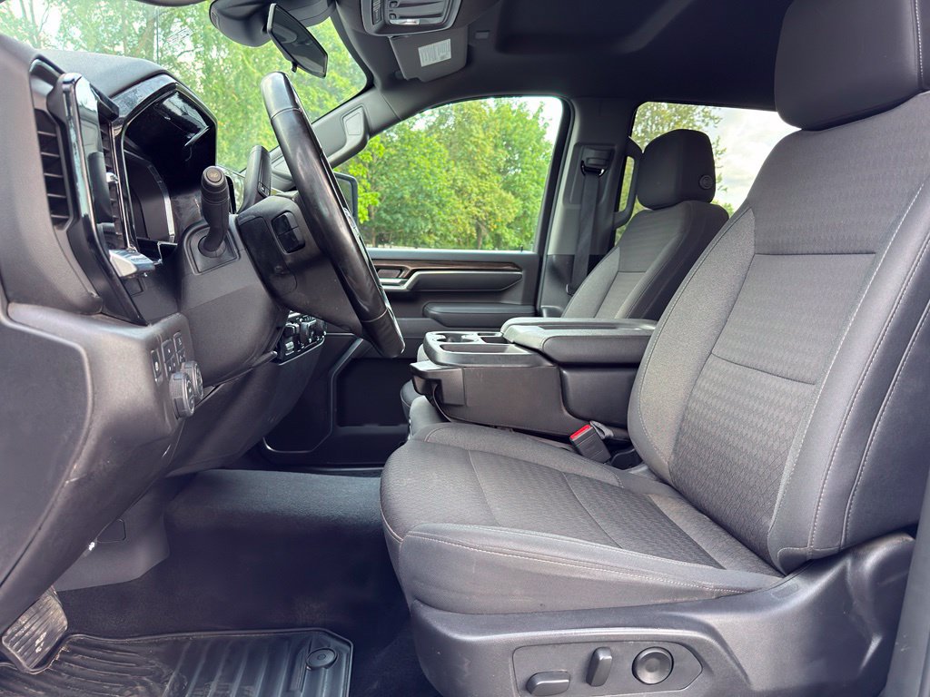 Used 2025 Chevrolet Silverado 2500 LT w/ Convenience Package AWD/4WD image 2