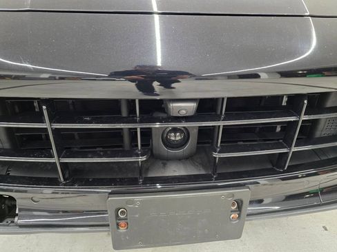 Used 2020 Porsche Cayenne Turbo image 9