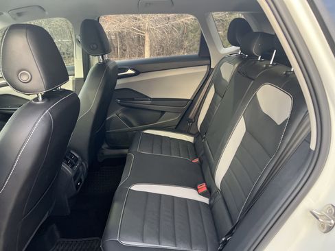 Certified 2022 Volkswagen Taos SEL image 30