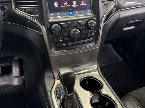 Used 2018 Jeep Grand Cherokee Trailhawk AWD/4WD image 16