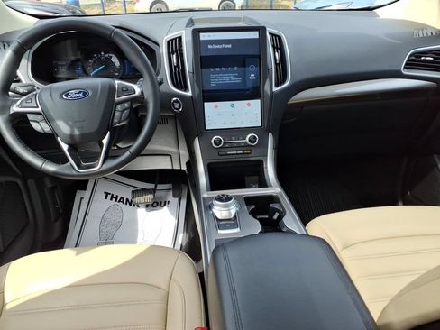 Certified 2024 Ford Edge SEL w/ Convenience Package AWD/4WD image 11