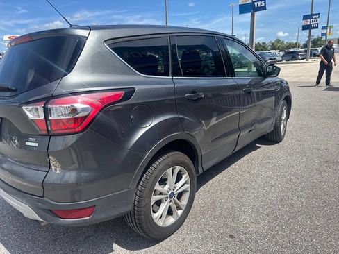 Used 2017 Ford Escape SE FWD image 7