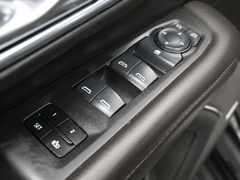 Used 2024 Chevrolet Suburban LT RWD image 14