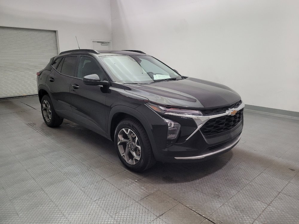 Used 2025 Chevrolet Trax LT w/ LT Convenience Package FWD image 13