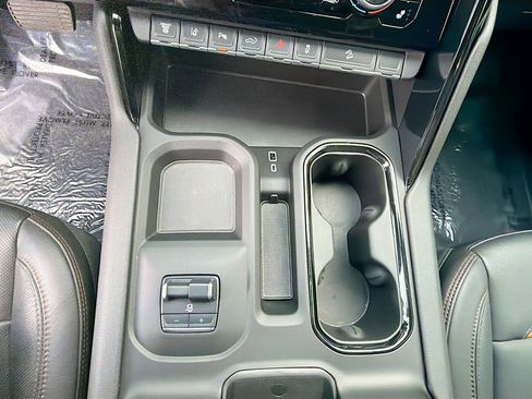 Used 2025 GMC Sierra 2500 AT4 w/ AT4 Premium Plus Package image 31