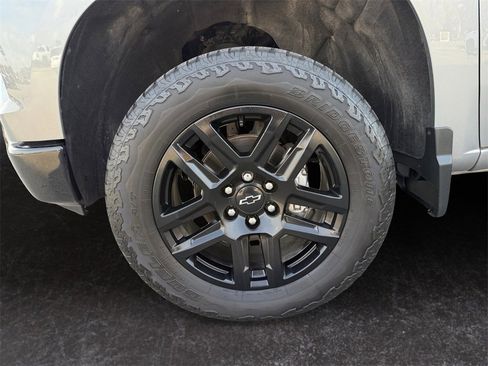 Used 2023 Chevrolet Silverado 1500 Custom Trail Boss image 9