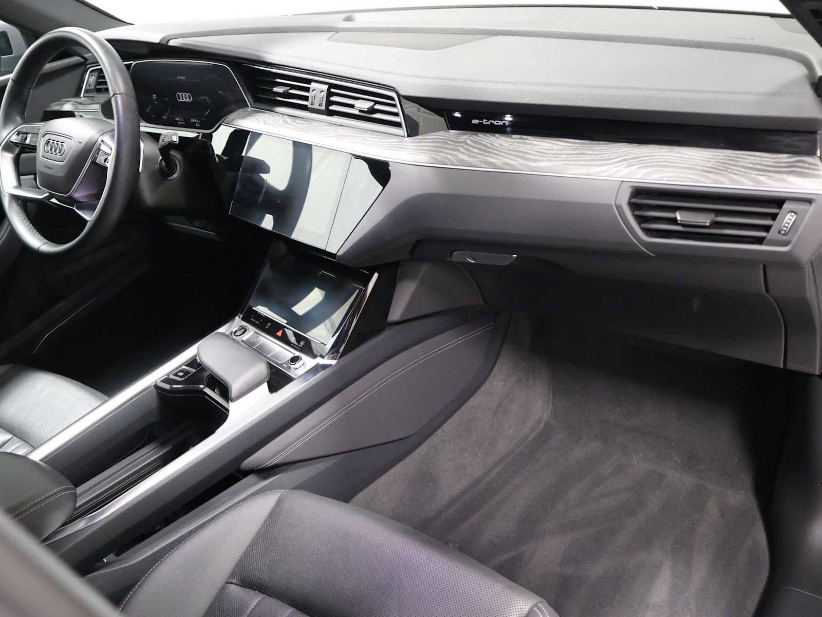 Used 2023 Audi e-tron Premium Plus w/ Premium Plus Package AWD/4WD image 6