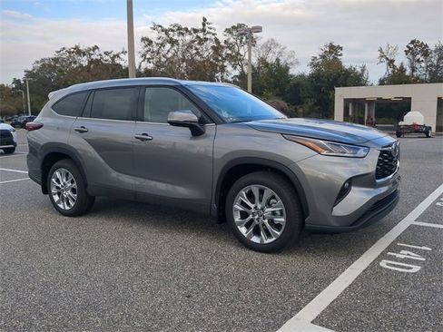 New 2026 Toyota Highlander Limited image 2