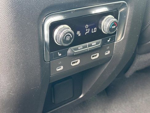 Used 2024 GMC Yukon XL Denali w/ Denali Reserve Package image 10