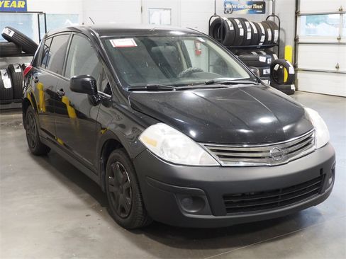 Used 2011 Nissan Versa 1.8 S w/ PWR Plus Pkg image 3