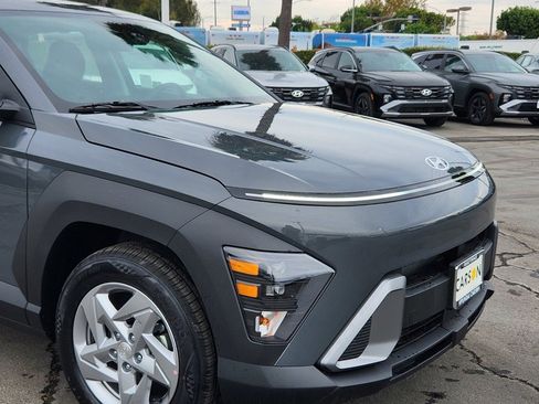 New 2026 Hyundai Kona SE image 9