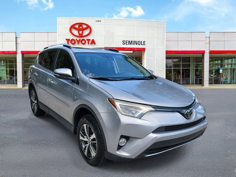Used 2018 Toyota RAV4 XLE FWD image 2