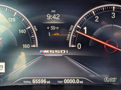 Used 2019 BMW M550i xDrive w/ Premium Package image 11