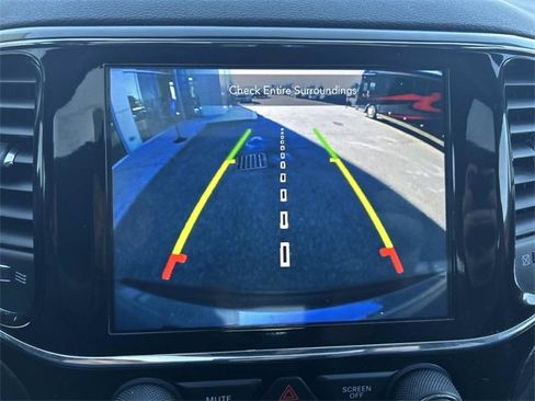 Used 2022 Jeep Grand Cherokee Laredo X image 32