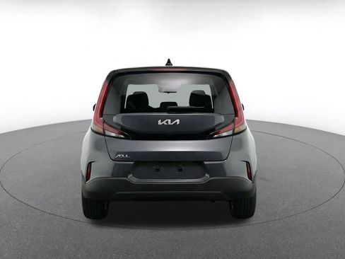 Used 2025 Kia Soul LX w/ LX Technology Package FWD image 8