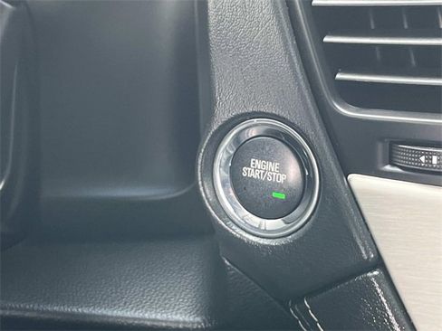 Used 2018 GMC Yukon XL Denali w/ Denali Ultimate Package image 16