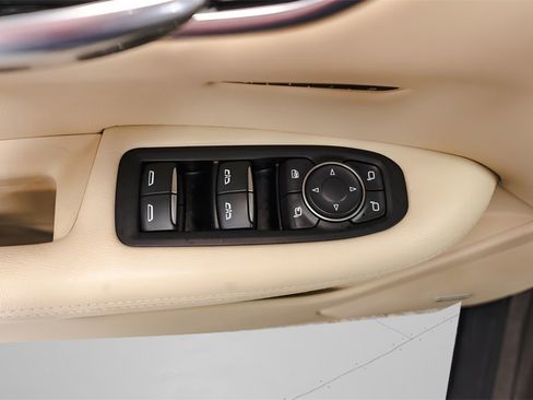 Used 2019 Cadillac XT5 Luxury image 24