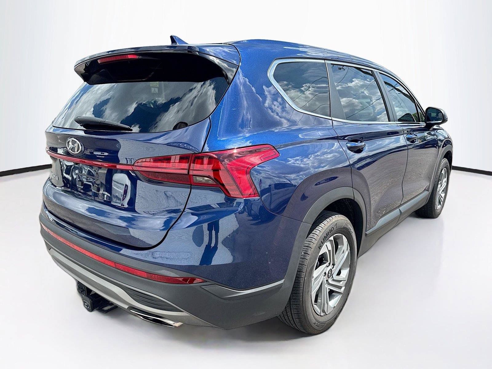 Used 2023 Hyundai Santa Fe SE FWD image 5