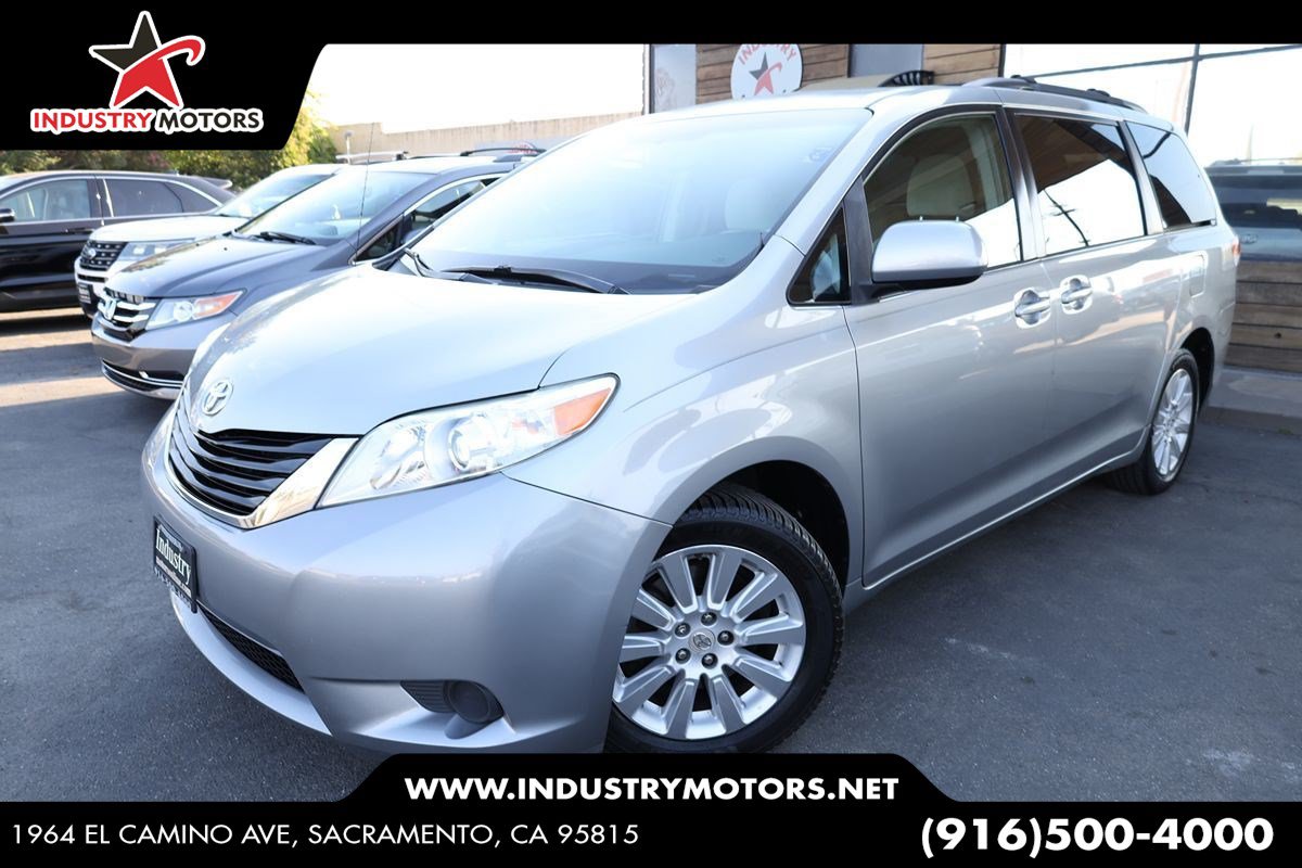 Used 2011 Toyota Sienna LE AWD/4WD image 1