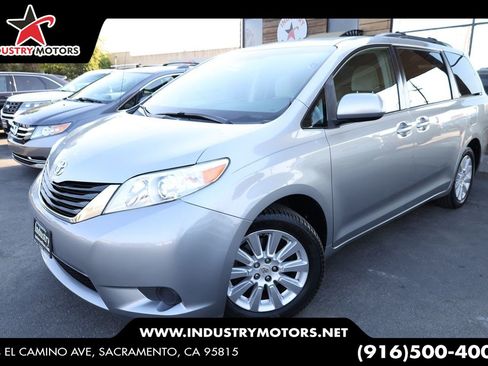 Used 2011 Toyota Sienna LE AWD/4WD image 1