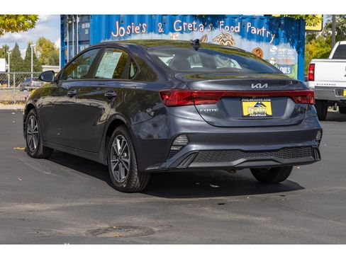 Used 2023 Kia Forte LXS image 5