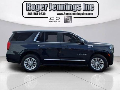 Used 2023 GMC Yukon SLT w/ SLT Luxury Package AWD/4WD image 5