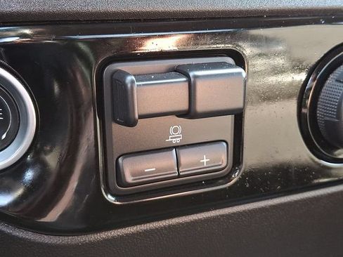 Used 2024 Chevrolet Silverado 2500 LT AWD/4WD image 23