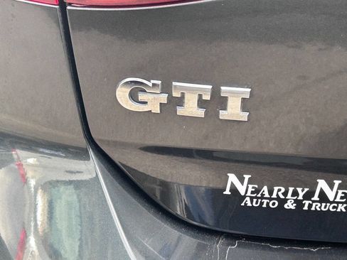 Used 2017 Volkswagen GTI S image 9