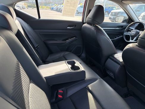 Used 2025 Nissan Altima 2.5 SR FWD image 13