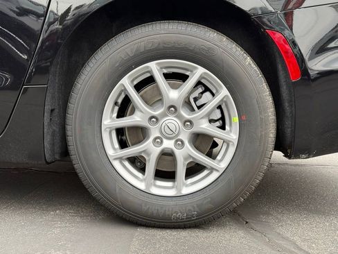 New 2026 Chrysler Pacifica Select image 15