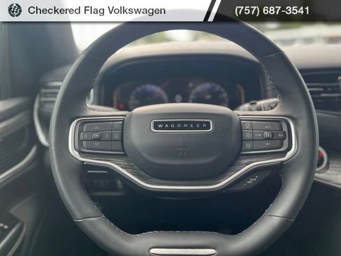 Used 2024 Jeep Wagoneer Series II w/ Flexible Seating Group AWD/4WD image 36