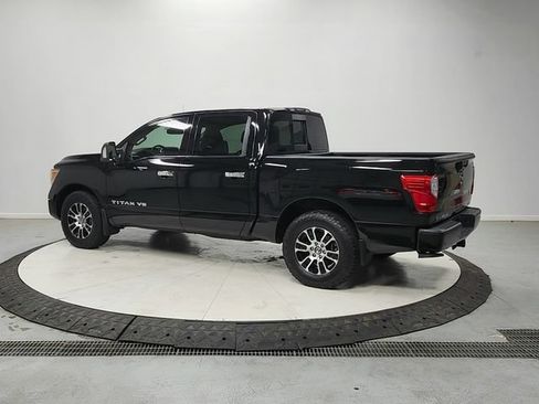 Used 2020 Nissan Titan SV w/ SV Convenience Package RWD image 5