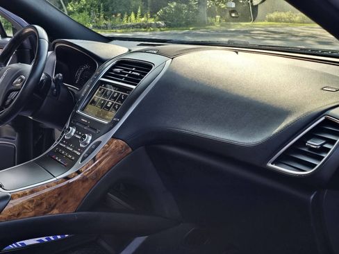 Used 2016 Lincoln MKX Reserve w/ Climate Package AWD/4WD image 23