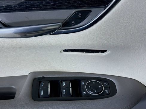 Used 2022 Cadillac XT6 Premium Luxury image 22