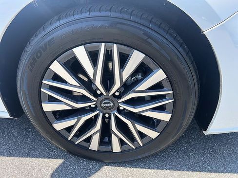 Certified 2024 Nissan Altima 2.5 SV FWD image 12