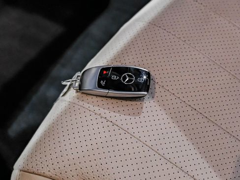 Used 2018 Mercedes-Benz E 300 image 63