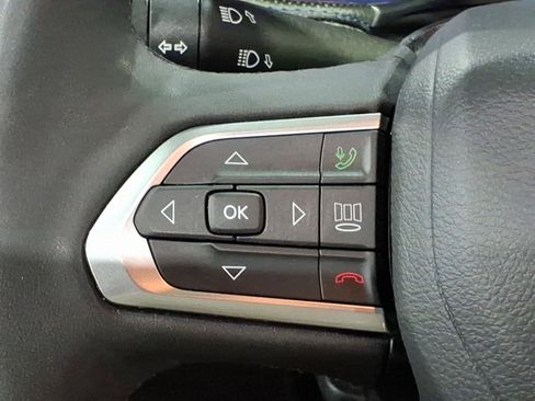 Used 2025 Jeep Compass Limited w/ High Altitude Package AWD/4WD image 17