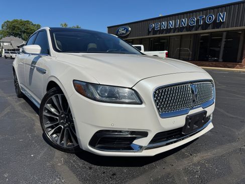 Used 2018 Lincoln Continental Reserve AWD/4WD image 1