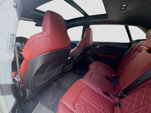 Used 2023 Audi SQ8 Prestige w/ Prestige Package image 25