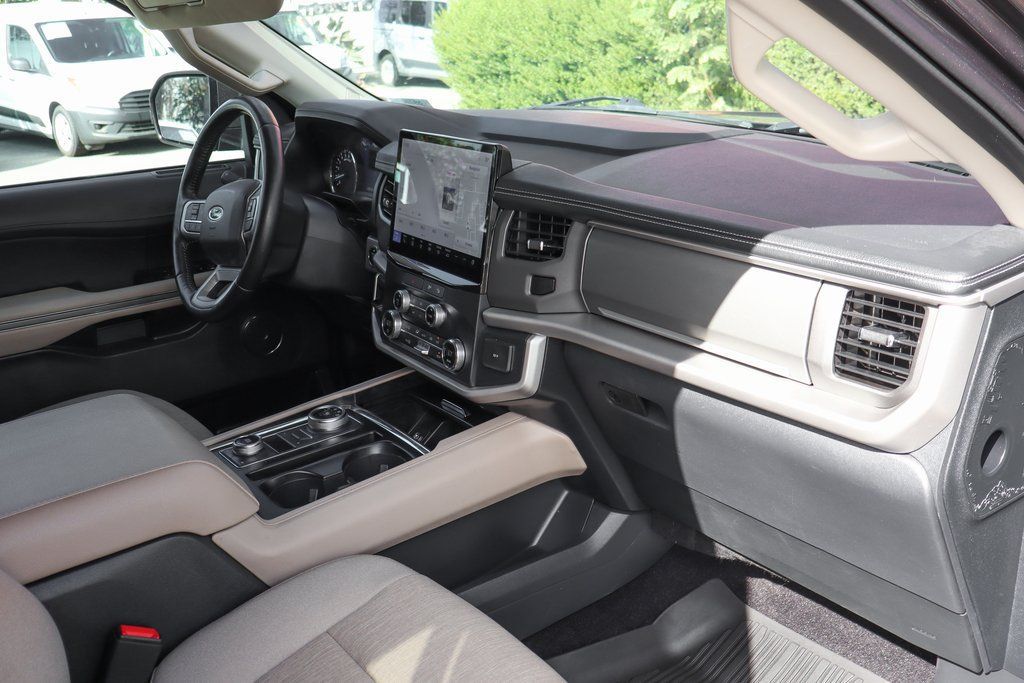Used 2022 Ford Expedition XLT AWD/4WD image 43